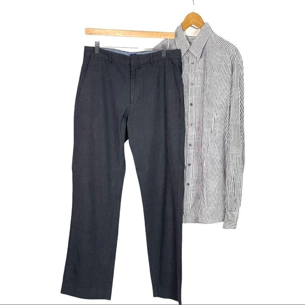 Gap factory Mens Flat Front Straight Leg Pants 30/32